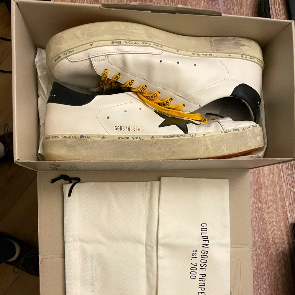 Golden Goose Sneakers